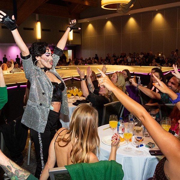 Signature Event: Drag Me to Après