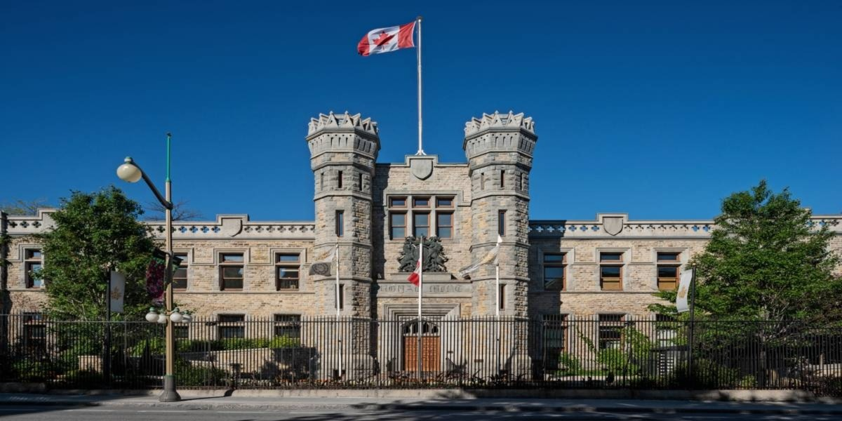 FRANÇAIS Visite guidée de la Monnaie royale canadienne d’Ottawa