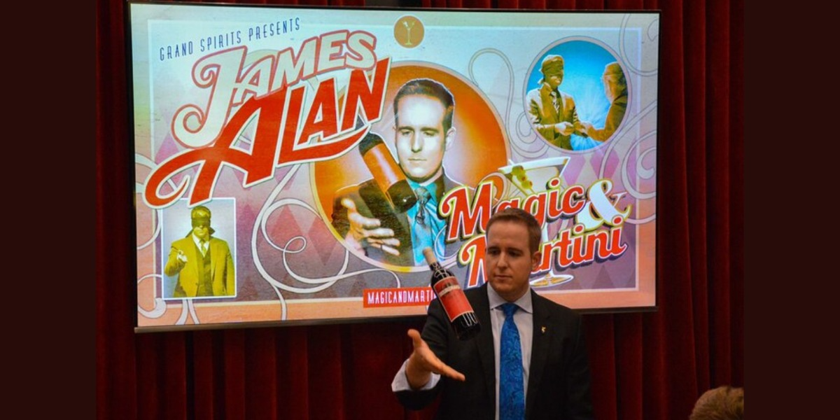 洋楽 James & The Incredible Showmen Bring the Magic Home - A Virtual Interactive Performance - M4R 1K8