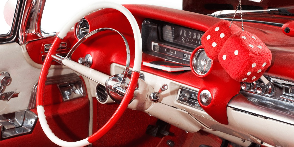 Old Montreal in Depth: Convertible Cadillac History Tour