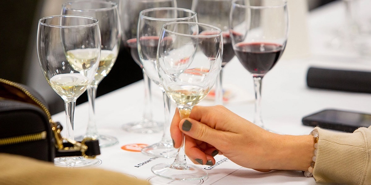 Drink Seminar: Pyjama Wine Party!